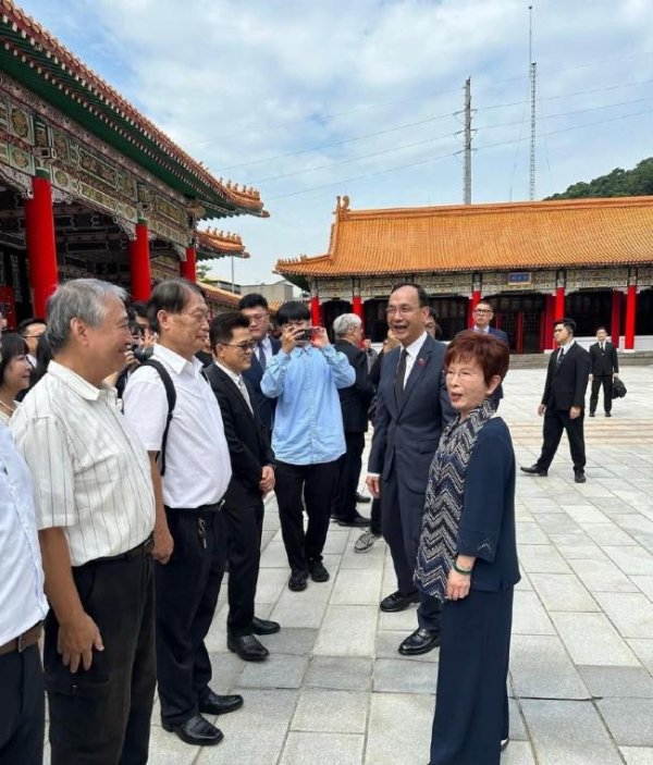 淘配网 洪秀柱独家发文致敬抗战老兵 传承历史真相