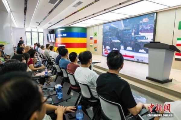 拾贝赢 台湾记者观礼阅兵发声：内心澎湃 铭记历史珍爱和平